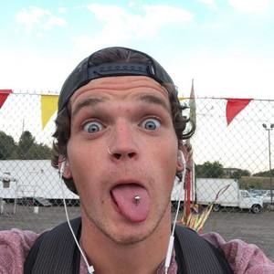 Meet your Posher, Josh